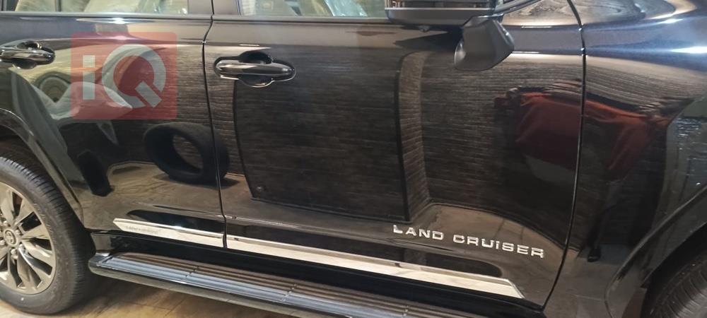 تۆیۆتا لاند کروزەر